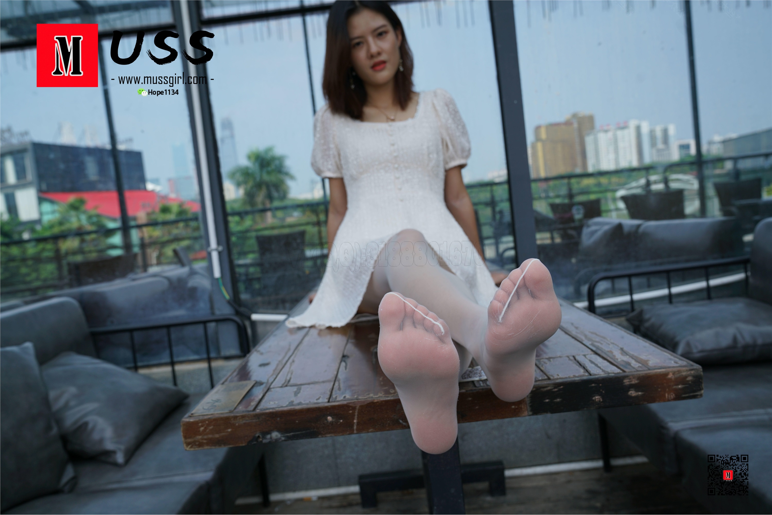 MussGirl慕丝女郎 NO.018 白衣护士与白丝的绝美邂逅小贤（足底特写篇）